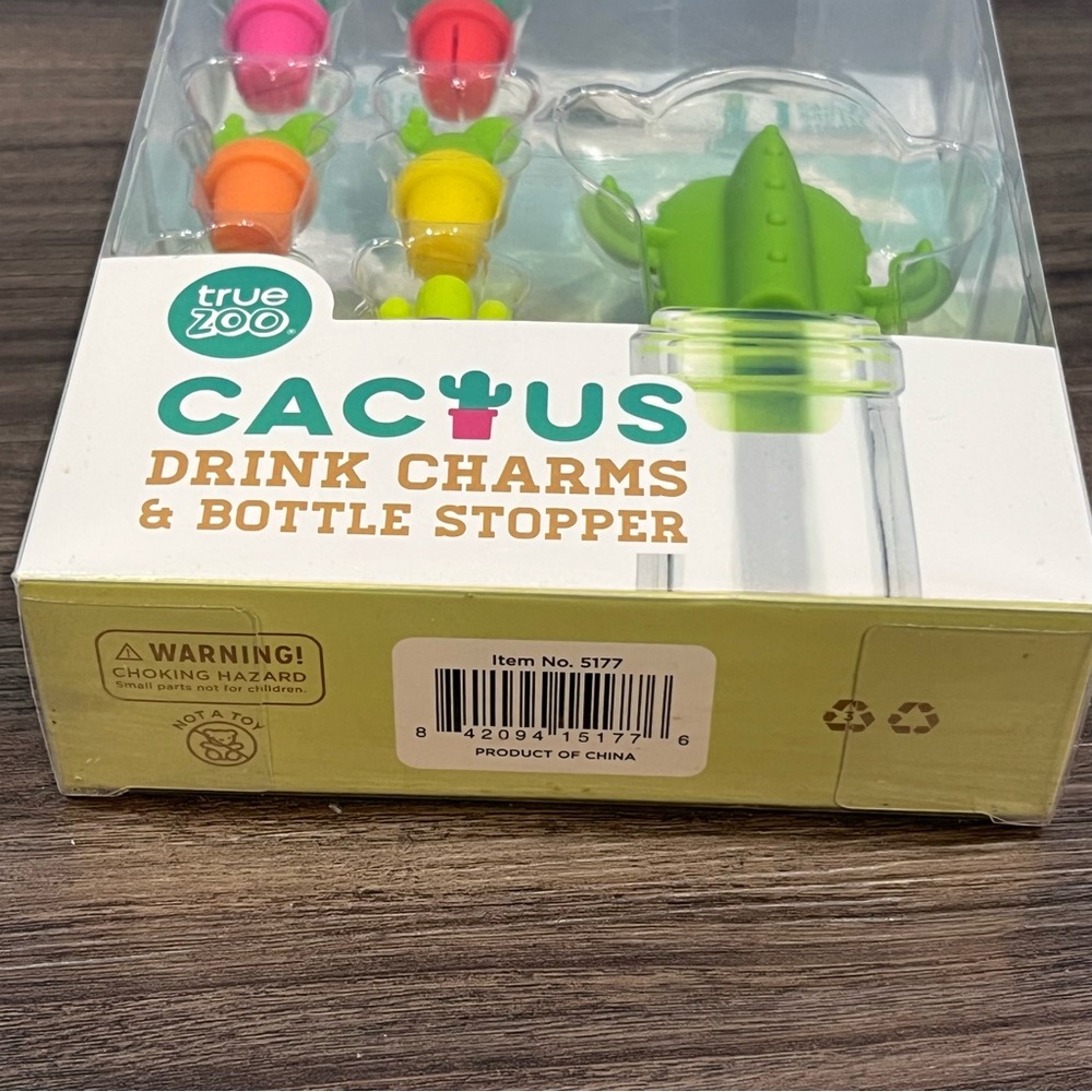 True Zoo Cactus Themed 6 Silicone Drink Charms And Bottle Stopper New Open Box - Picture 8 of 15